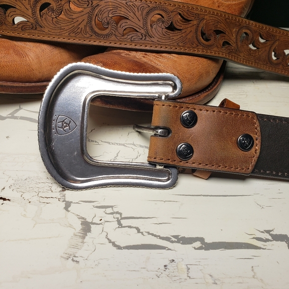 Women's Ariat Scroll Paisley Cutout  Leather Belt style A1514802 - size L (38") - Picture 6 of 8